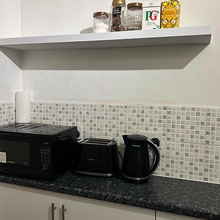 One Bedroom Flat In Chiswick W4 Лондон Экстерьер фото